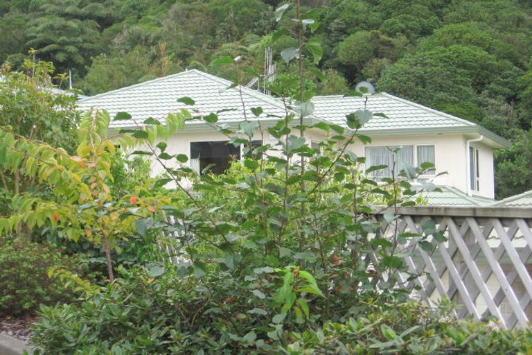 Photo of property in 30 Duval Grove, Tawa, Wellington, 5028