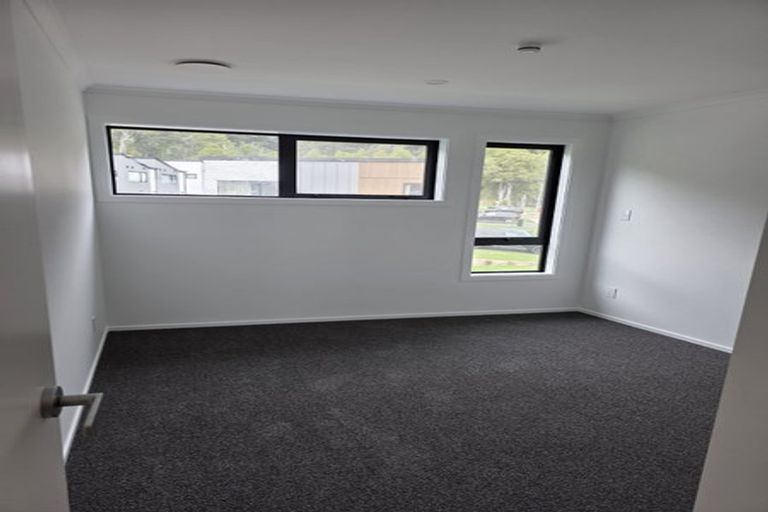 Photo of property in 3 Joseph Bolton Crescent, Wallaceville, Upper Hutt, 5018