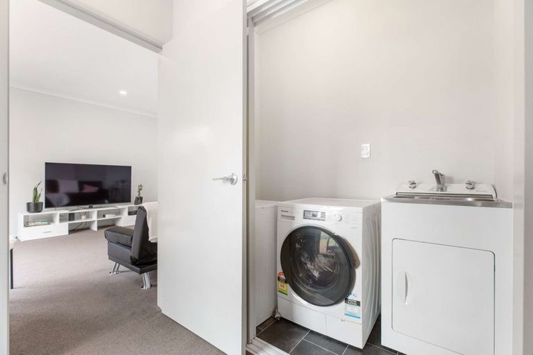 Photo of property in 30 Ipukarea Street, Weymouth, Auckland, 2103
