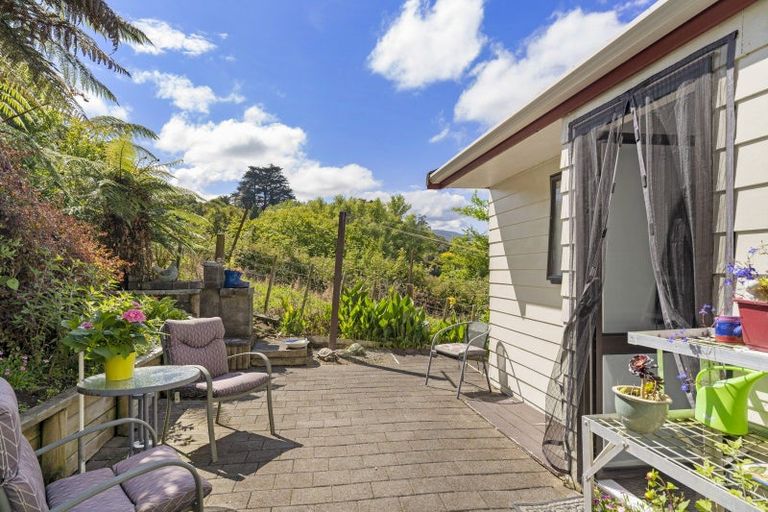 Photo of property in 128 Rahui Road, Otaki, 5512