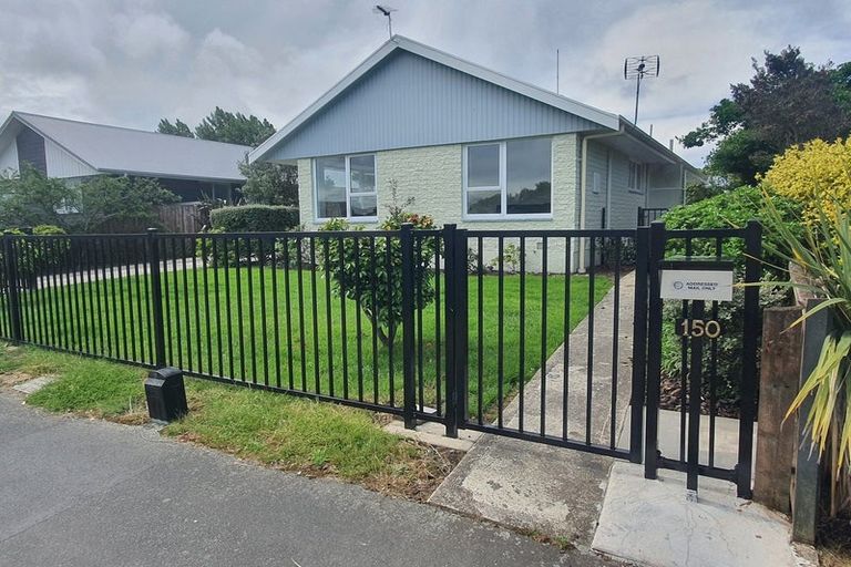 Photo of property in 150 Queenspark Drive, Parklands, Christchurch, 8083