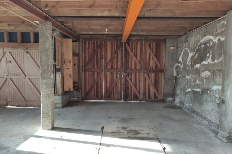 Photo of property in 20 Victoria Road, New Plymouth, 4310