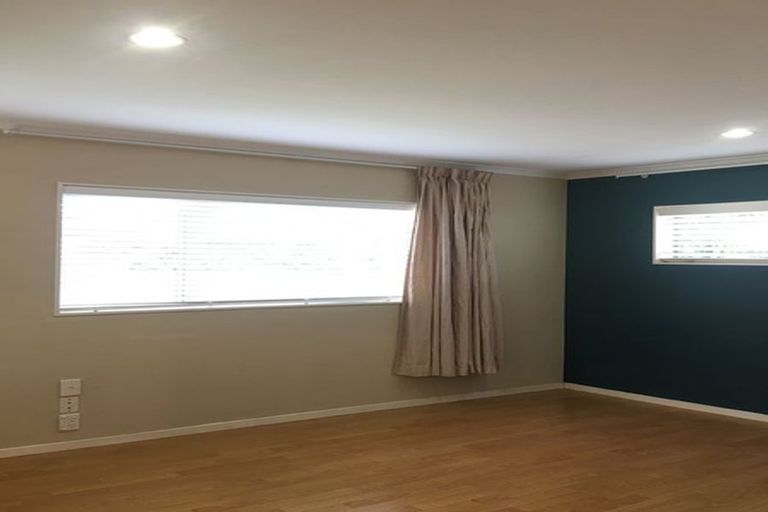 Photo of property in 22 Lynden Avenue, Hillcrest, Auckland, 0627