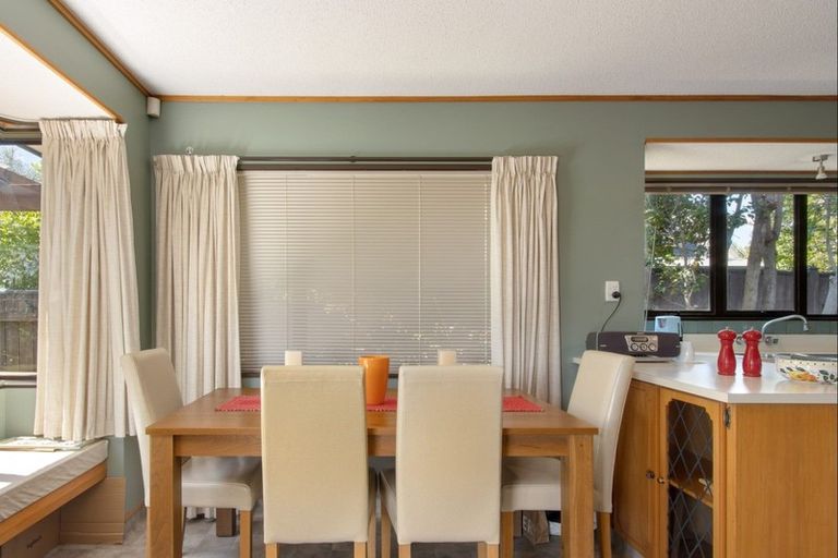 Photo of property in 29 Roskilda Crescent, Taradale, Napier, 4112