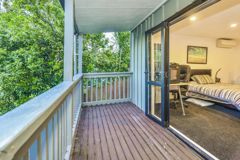 Photo of property in 59 Laingholm Drive, Laingholm, Auckland, 0604