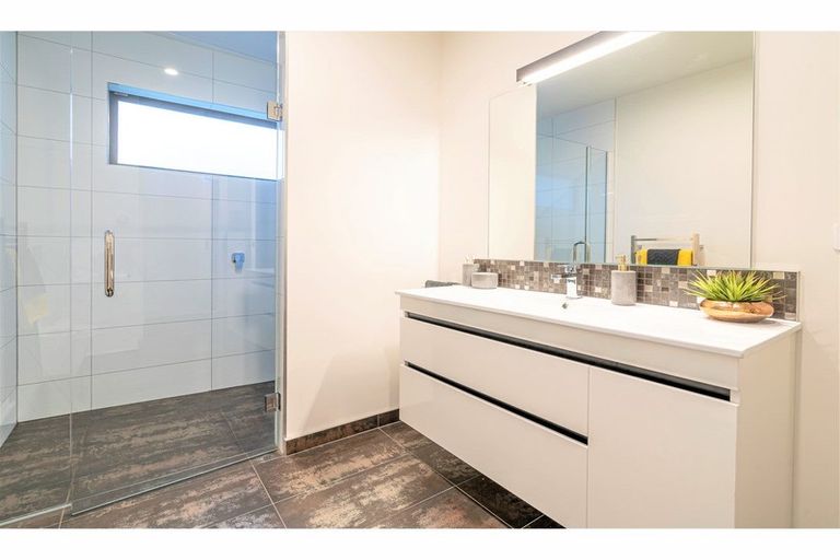 Photo of property in 4 Barker Place, Waikiwi, Invercargill, 9810