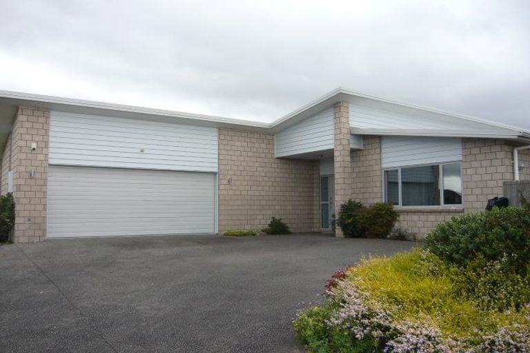 Photo of property in 16 Cole Thomas Place, Huntington, Hamilton, 3210