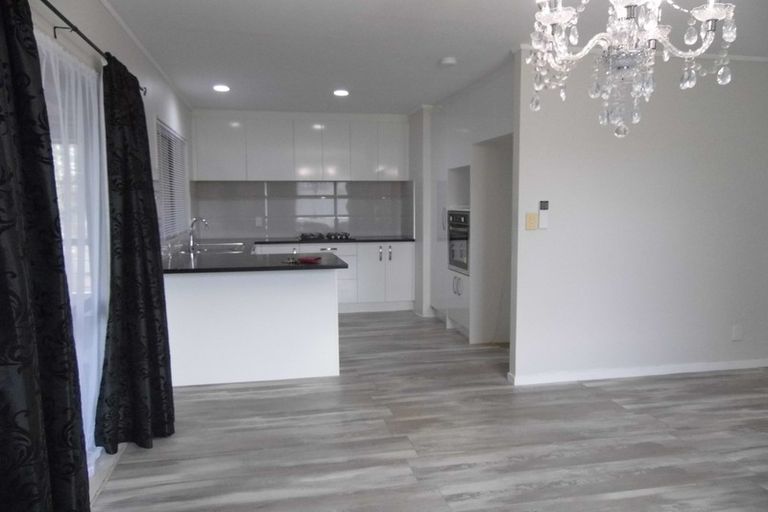 Photo of property in 1/9 Kopara Place, Clendon Park, Auckland, 2103