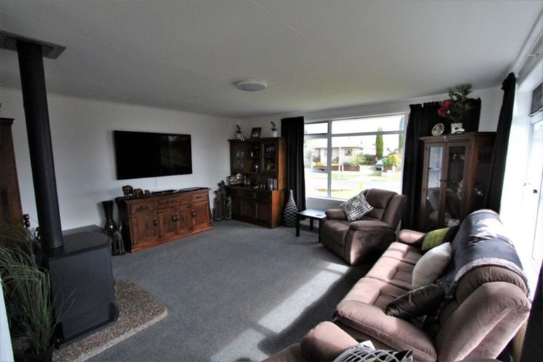 Photo of property in 15 Tieke Place, Tokoroa, 3420