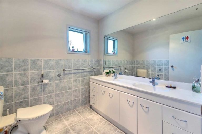 Photo of property in 7 San Lorenzo Rise, Henderson, Auckland, 0612