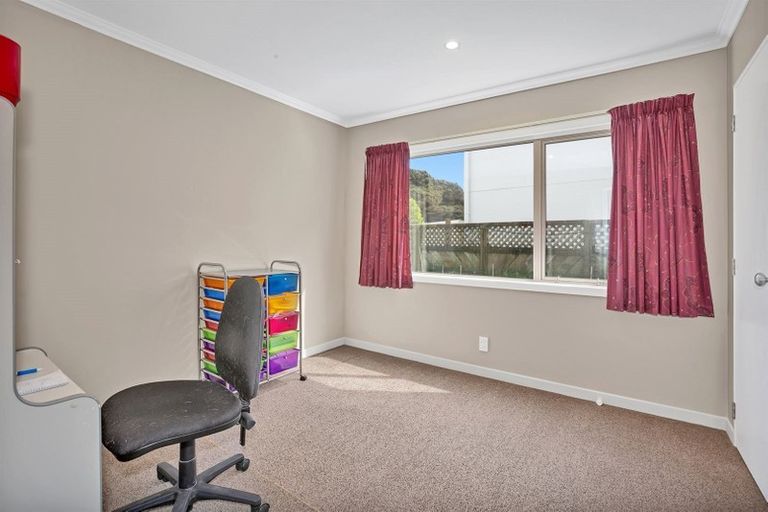 Photo of property in 3a Cromarty Place, Papakowhai, Porirua, 5024
