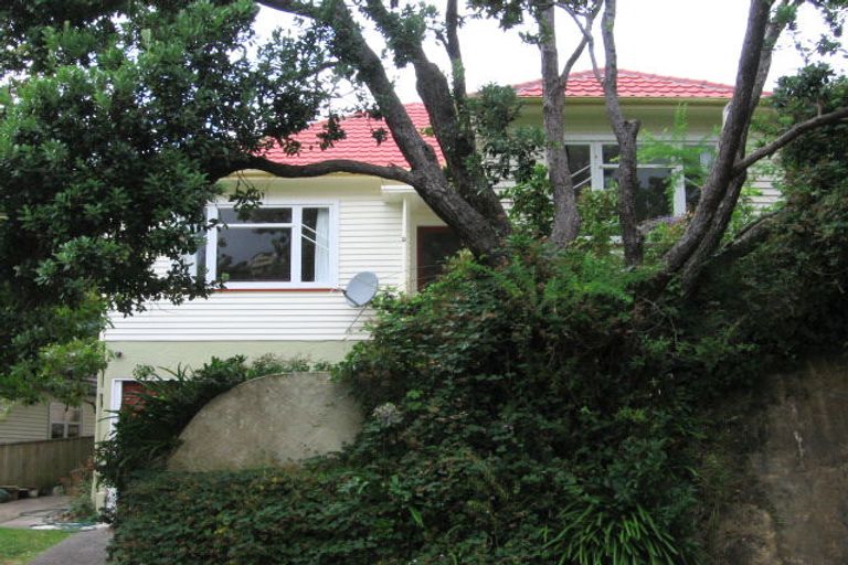Photo of property in 9 Kellsmere Crescent, Island Bay, Wellington, 6023