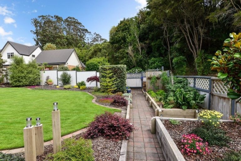 Photo of property in 27 Greenfield Drive, Western Heights, Hamilton, 3200