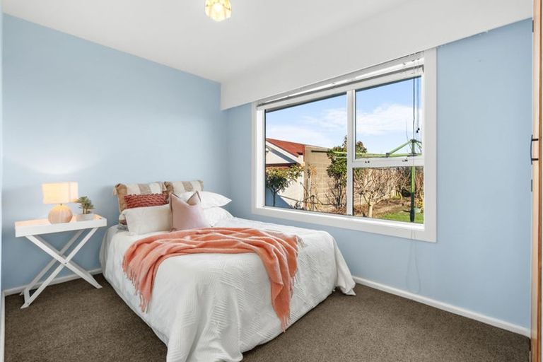 Photo of property in 63 Denise Crescent, Hornby, Christchurch, 8042