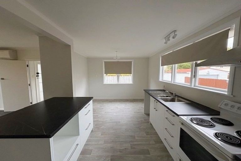 Photo of property in 75 Heretaunga Street, Palmerston North, 4414