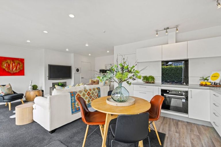 Photo of property in 2/110 Leinster Road, Merivale, Christchurch, 8014