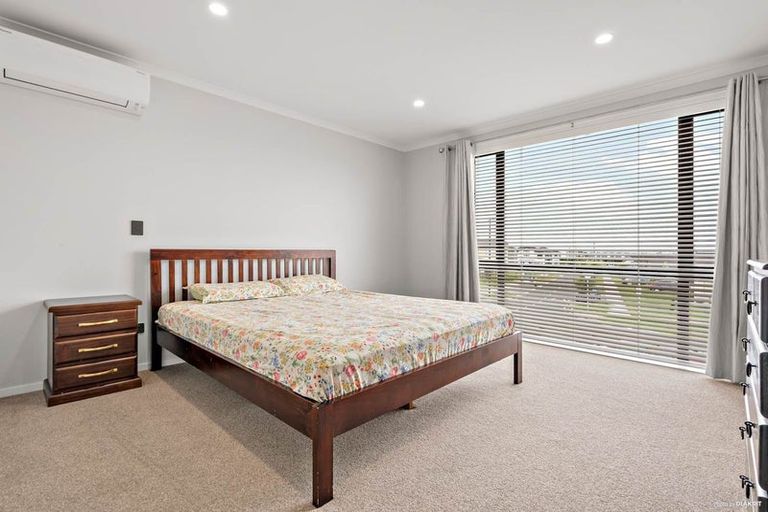 Photo of property in 30 Kauri Heart Avenue, Takanini, 2112