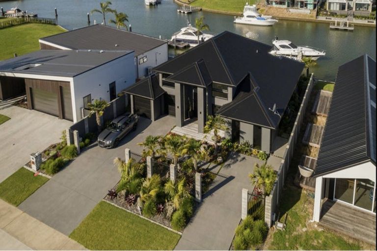 Photo of property in 13 Awatea Drive, Whitianga, 3510