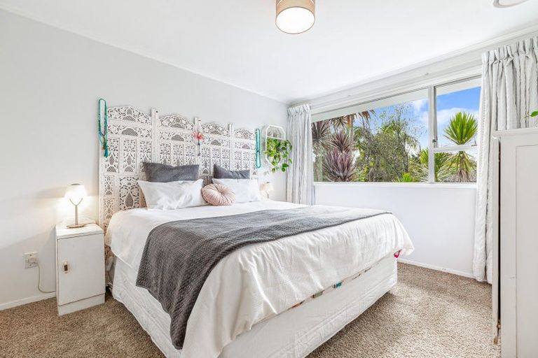 Photo of property in 59 Weatherly Road, Torbay, Auckland, 0630