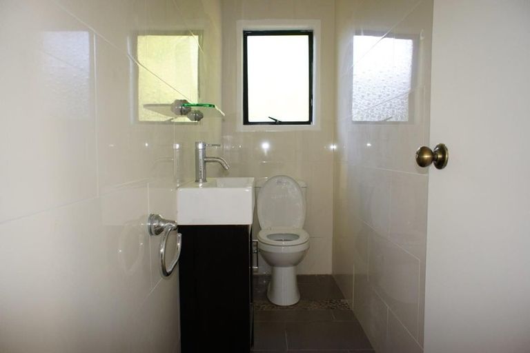 Photo of property in 3 Newport Place, Forrest Hill, Auckland, 0620