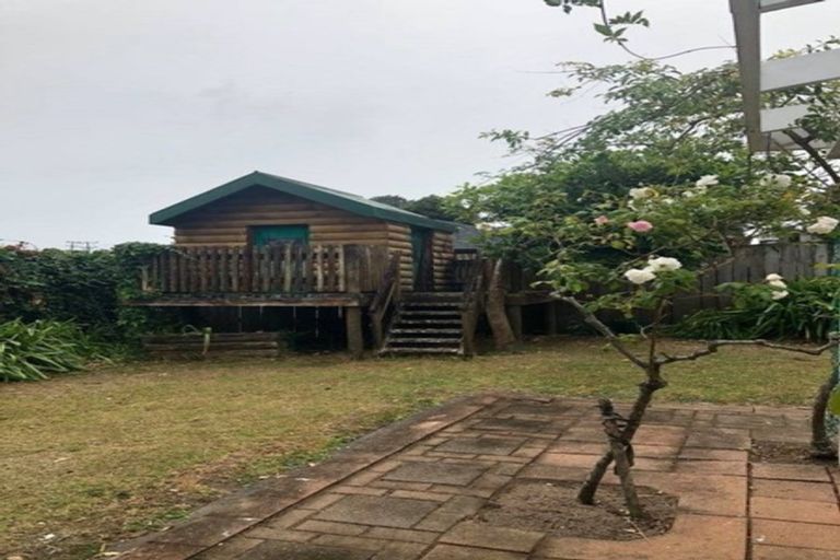 Photo of property in 17 Dudding Avenue, Northcote, Auckland, 0627