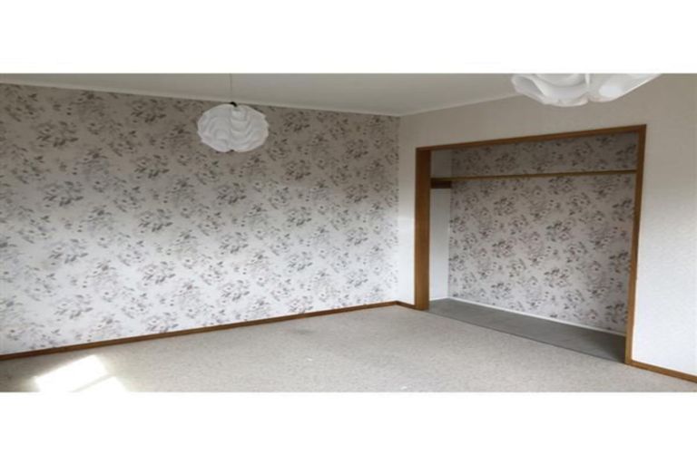 Photo of property in 92 Millbrook Road, Henderson, Auckland, 0612