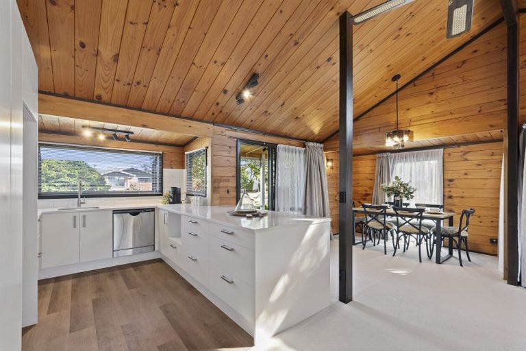 Photo of property in 5 Sunshine Place, Papakura, 2110