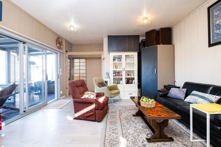 Photo of property in 2 Jarvis Place, Taradale, Napier, 4112