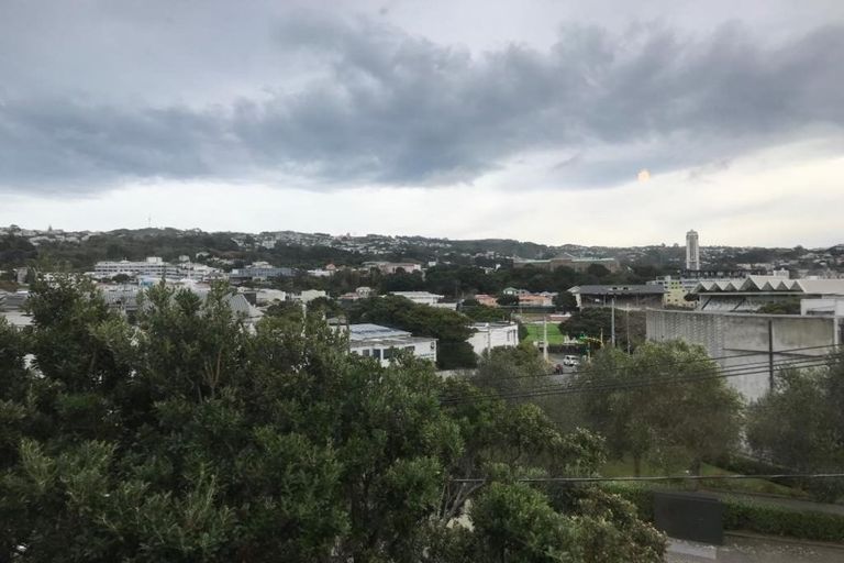 Photo of property in 147 Brougham Street, Mount Victoria, Wellington, 6011