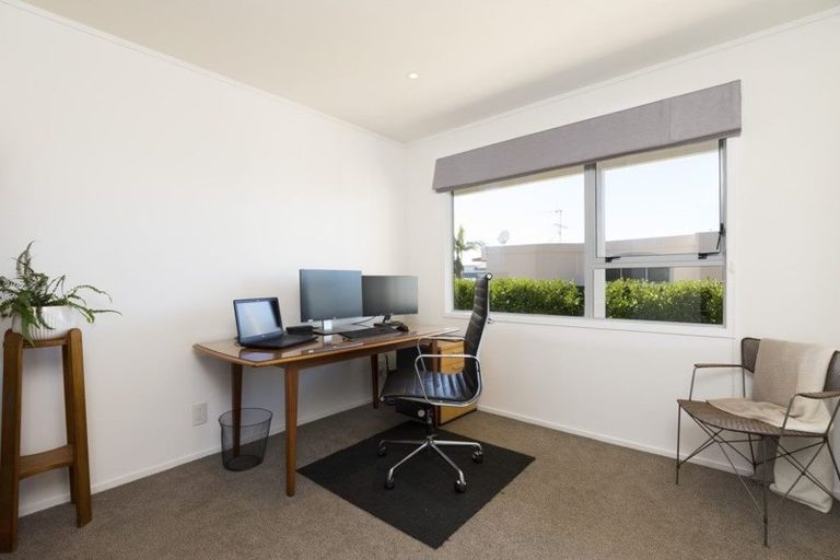 Photo of property in 2/65 Castor Bay Road, Castor Bay, Auckland, 0620