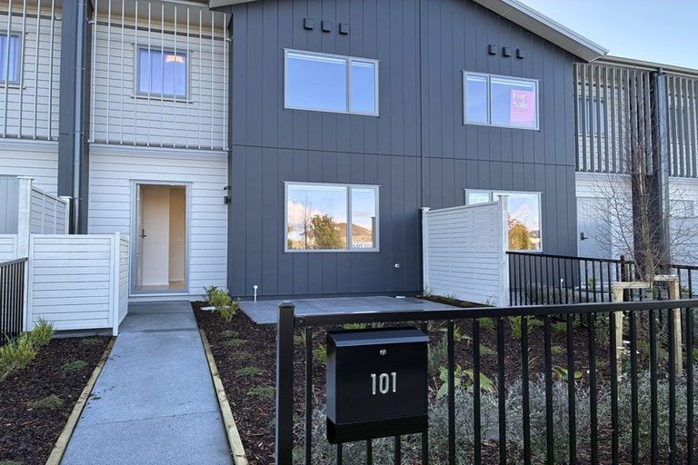 Photo of property in 101 Waituarua Drive, Takanini, Auckland, 2112