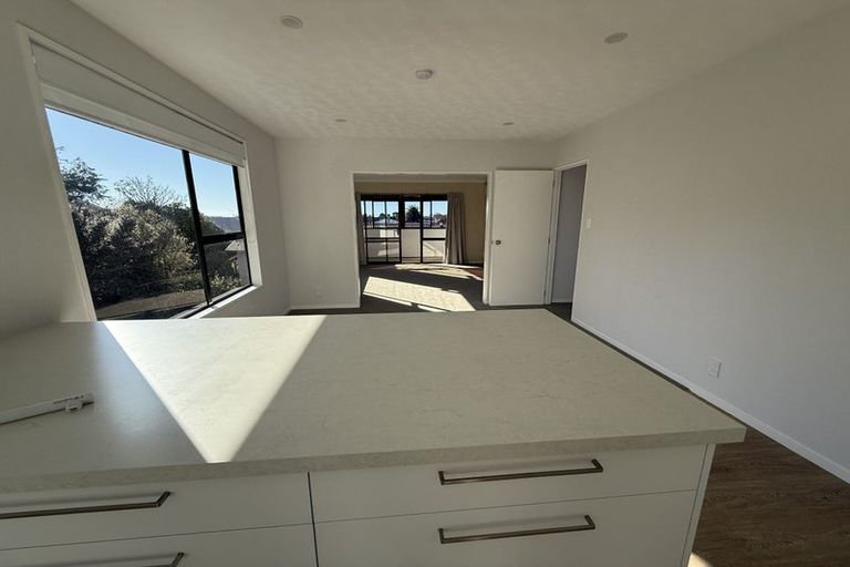 Photo of property in 20 Taupata Street, Redcliffs, Christchurch, 8081
