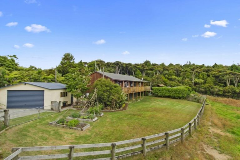 Photo of property in 181 Govan Wilson Road, Whangaripo, Warkworth, 0985