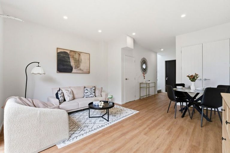Photo of property in 2/30 Smythe Road, Henderson, Auckland, 0612
