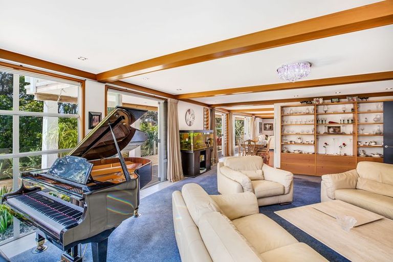 Photo of property in 49 Masterton Road, Rothesay Bay, Auckland, 0630