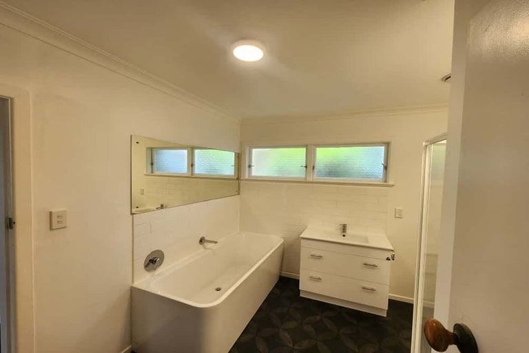 Photo of property in 6 Gray Avenue, Paraparaumu Beach, Paraparaumu, 5032