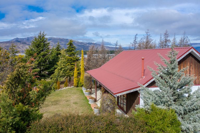 Photo of property in 2 Waenga Drive, Cromwell, 9310