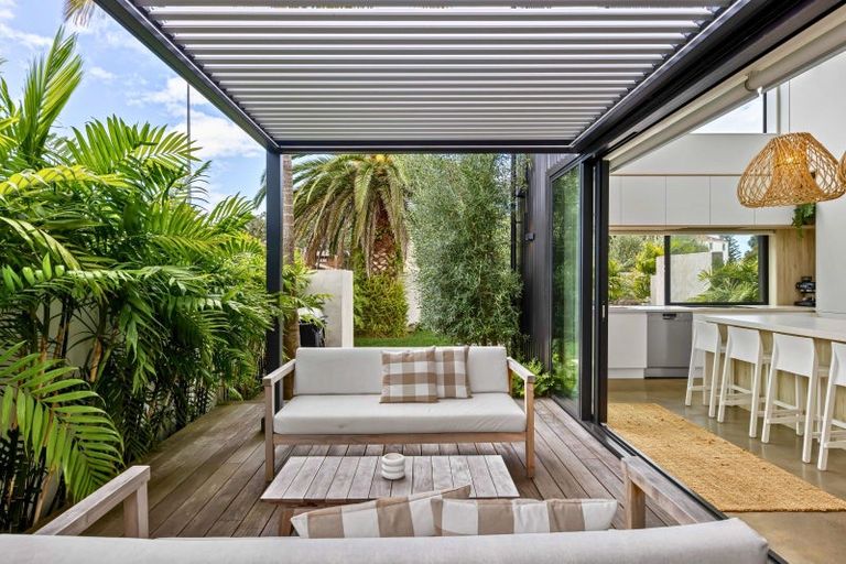 Photo of property in 476 Hibiscus Coast Highway, Orewa, 0931