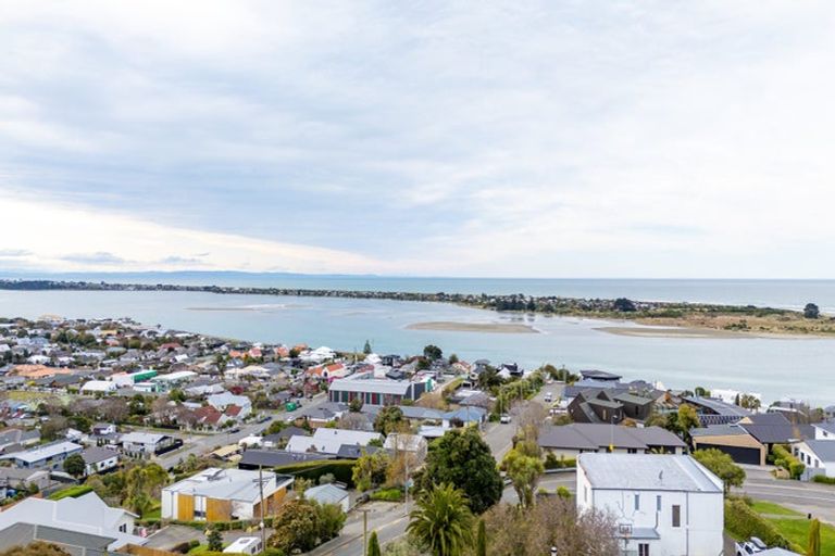 Photo of property in 29 Moncks Spur Road, Redcliffs, Christchurch, 8081