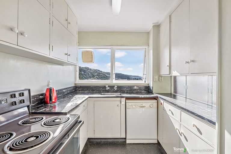 Photo of property in Newman Court Apartments, 2 Newman Terrace, Thorndon, Wellington, 6011