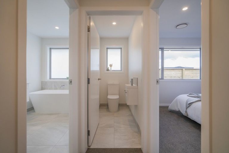 Photo of property in 12 Awatea Drive, Whitianga, 3510