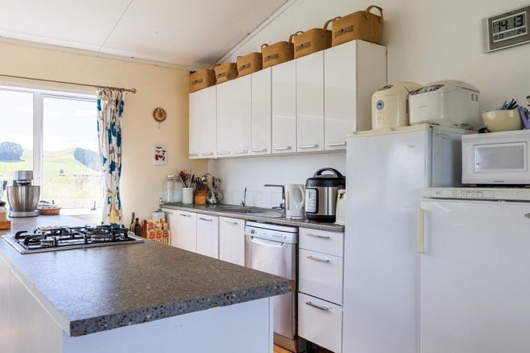 Photo of property in 18 Martin Road, Papatawa, Woodville, 4998