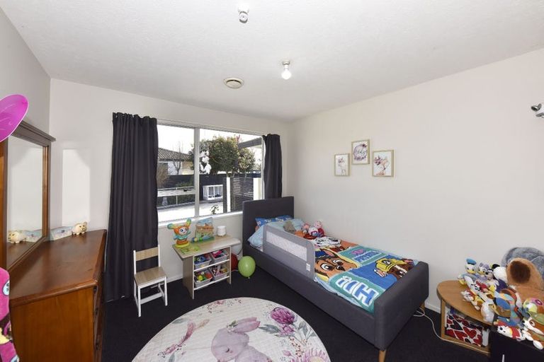 Photo of property in 55 Solomon Avenue, Redwood, Christchurch, 8051