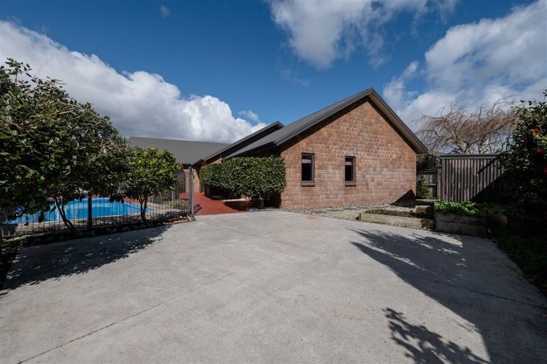 Photo of property in 15 Malbec Place, Rototuna, Hamilton, 3210