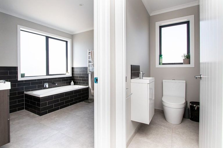 Photo of property in 42 Jarrett Terrace, Leamington, Cambridge, 3432