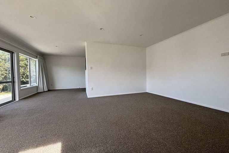 Photo of property in 125a Rosario Crescent, Red Beach, 0932