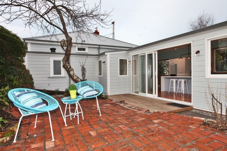 Photo of property in 5 Voelas Road, Lyttelton, 8082
