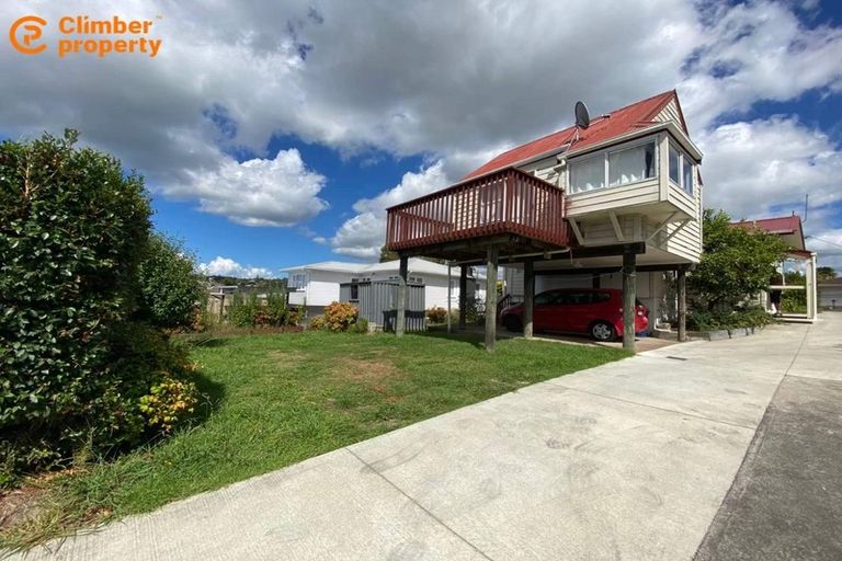Photo of property in 2/2 Aotea Road, Glen Eden, Auckland, 0602