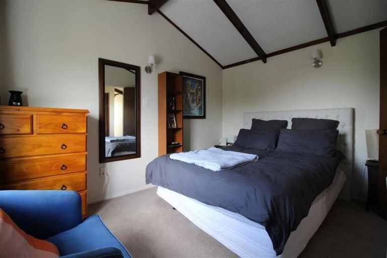 Photo of property in 2/41 Rangatira Road, Beach Haven, Auckland, 0626