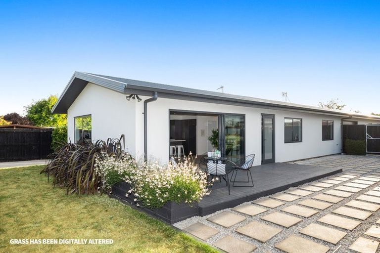 Photo of property in 2/18 Lamorna Road, Parklands, Christchurch, 8083